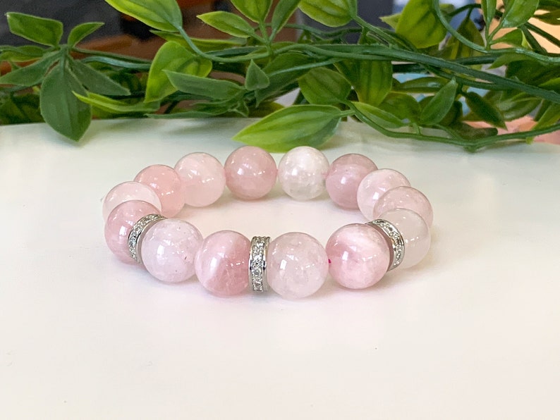 Bracelet quartz rose Grosses perles de quartz rose de 14 mm fabriquées avec un cordon extensible rose de haute qualité, espaceurs en zircone cubique, amour et harmonie image 3