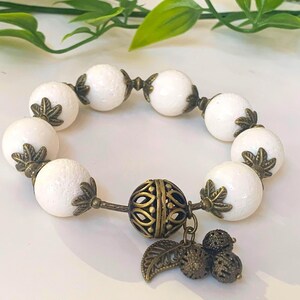 White Fossil Coral Bracelet: Antique Bronze Accents, Large 16mm Beads, Statement Jewelry imagen 7