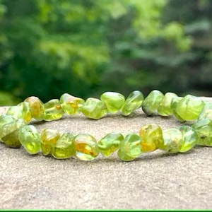Peridot Gemstone Bracelet - Stretch Bracelet, August Birthstone, Minimalist Bracelet, Peridot Crystal Bracelet, Gift for Her, Gift for Him