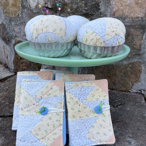 Hand Sewing Set, Pin Cushion, Vintage Tin Mold Cushion, Quilted Pin Cushion, Handmade Needlebook, Needle case, Sewing Accessory, Needle Kit