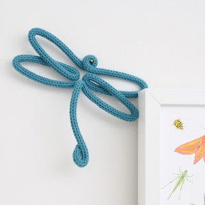 Knitted wire Dragonfly / garden insects / dragonfly decor / bug wall art