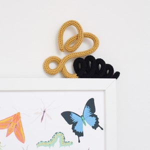 Knitted wire Bumble Bee / garden insects / bee decor / bug wall art / garden theme