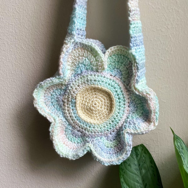 The Daisy Bell Bag Crochet Pattern