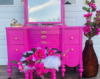 Barbie antique vanity, pink vanity, vanity mirror, makeup table