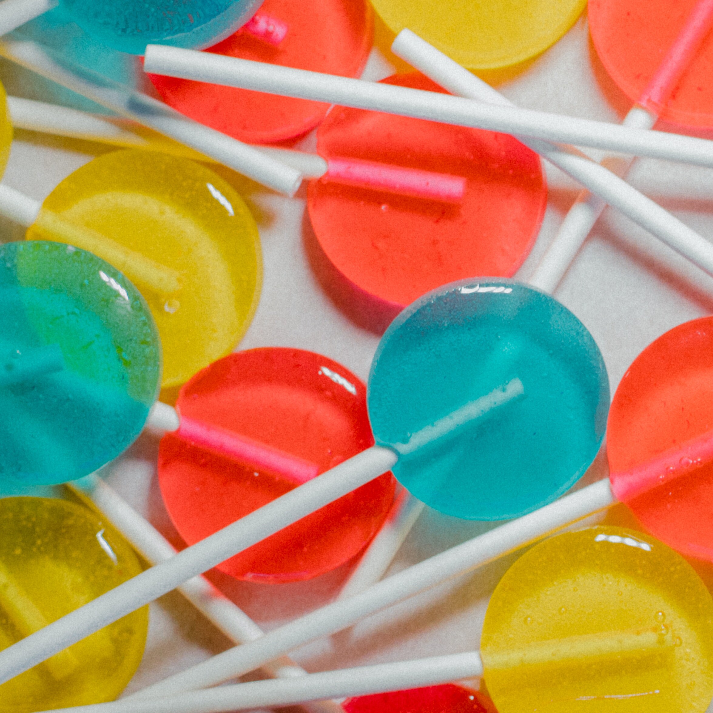 12 Party Favor Lollipops Flat Round Hard Candy Wedding Favors, Cake