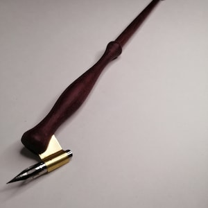 Pezzo di scacchi portapenne obliquo cuore viola / pezzo di scacchi porta piume in amaranto. Fatto a mano in Quebec
