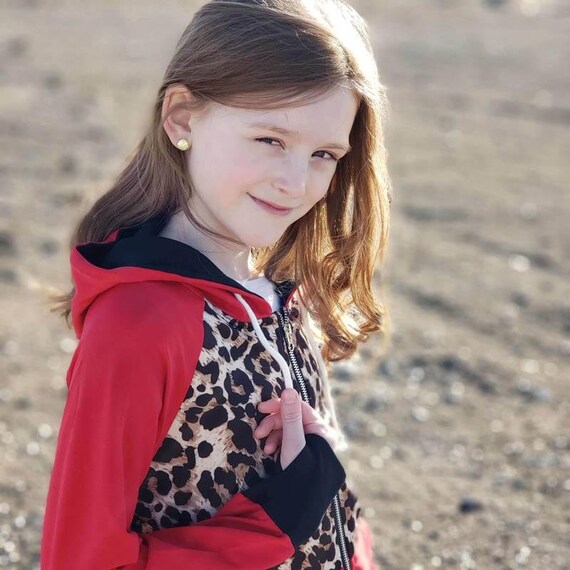 kids hoodie with thumb holes
