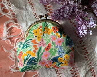 Unikat Tasche für ätherische Öle mit Blumen-Muster / Organizer für 8 Öle mit Bogenverschluss