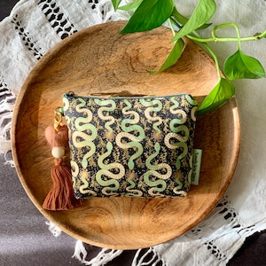 Tasche mit Schlangen für ätherische Öle / Kosmetiktasche mit Herz Anhänger / Roll-on Flaschen Organizer/
