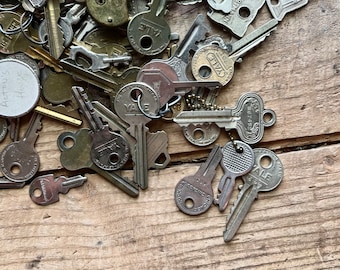 Antique Key Lots, Sets of Five (Early to Mid-1900s) | Eastlake, Chicago Lock Co., Russwin | Decor, Primitive Style | Crafting, Vintage