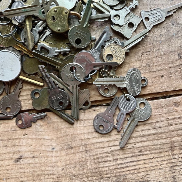 Antique Key Lots, Sets of Five (Early to Mid-1900s) | Eastlake, Chicago Lock Co., Russwin | Decor, Primitive Style | Crafting, Vintage