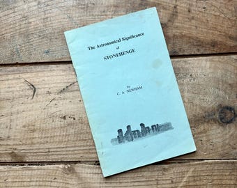 Importancia astronómica de Stonehenge (1972) / Libro de arqueología vintage, pseudociencia, astronomía, ciencia retro e historia. Idea de regalo.