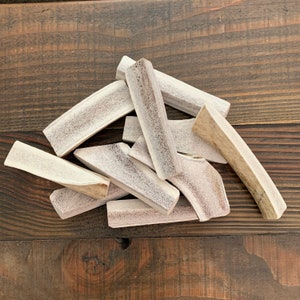 Petit produit à mâcher pour chien en bois de wapiti fendu | Bois à mâcher | à mâcher pour chien en bois de cerf | Bois à mâcher pour chien | à mâcher bio pour chiens | Gâteries pour chien Antler | 1 chacun