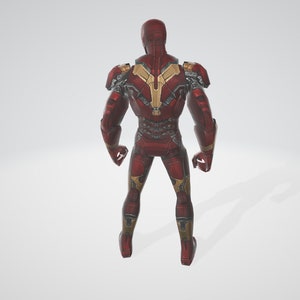 K&ouml;nnte beinhalten: Eine rote und goldene Actionfigur eines Superhelden in einer R&uuml;stung. Die Figur steht mit dem R&uuml;cken zur Kamera und die Arme sind an den Seiten.