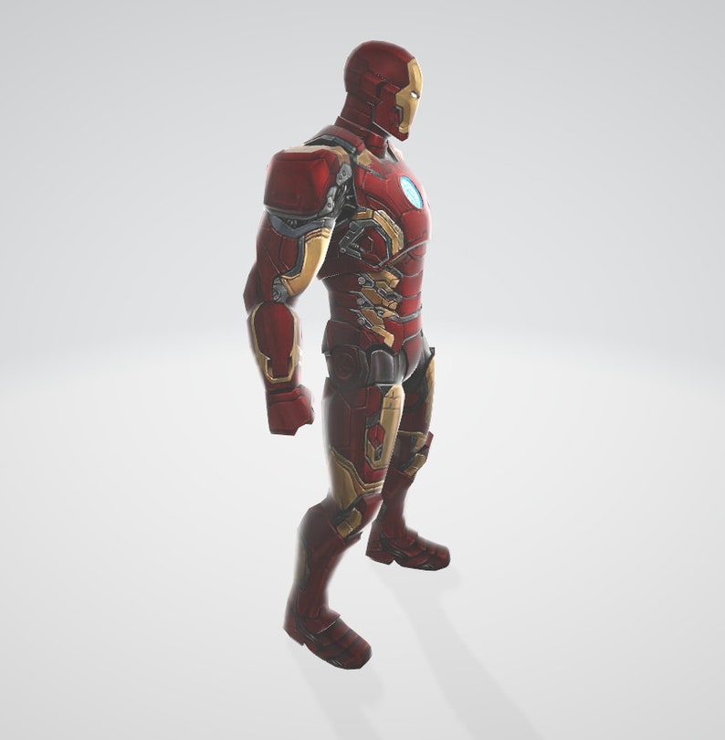 K&ouml;nnte beinhalten: Eine rote und goldene Iron Man Actionfigur mit detailliertem Metallic-Finish. Die Figur steht in einer Pose mit einem leicht nach vorne gerichteten Bein.