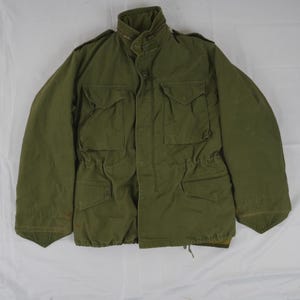 Authentic 1974 US Army M-65 Field Jacket / Gibraltar Industries Small Size / Vietnam War Cold Weather Quilted Military Liner USA Made