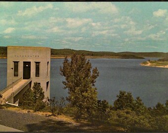 Postal, presa y lago Clearwater en los Ozarks de Missouri
