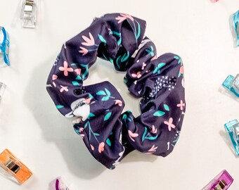 Grogu snack thin Scrunchie