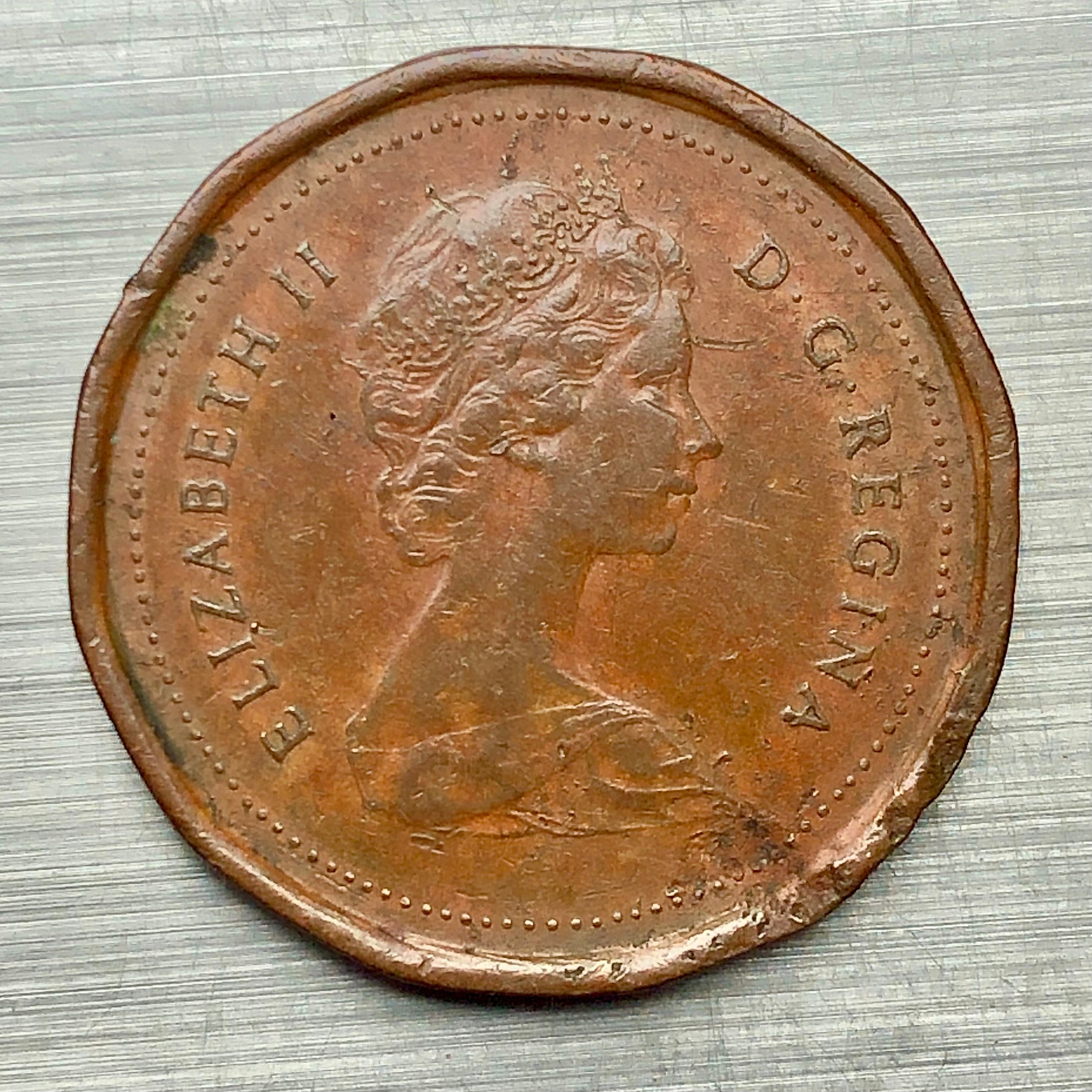 1982 Maple Leaf Canadian One Cent Penny- Elizabeth II - Etsy