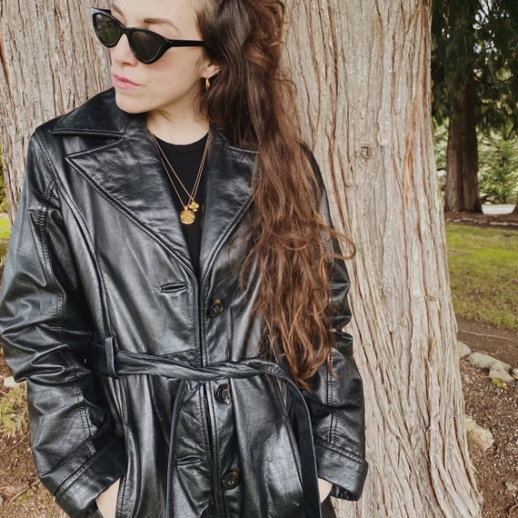 Vintage 90’s black leather short trench coat
