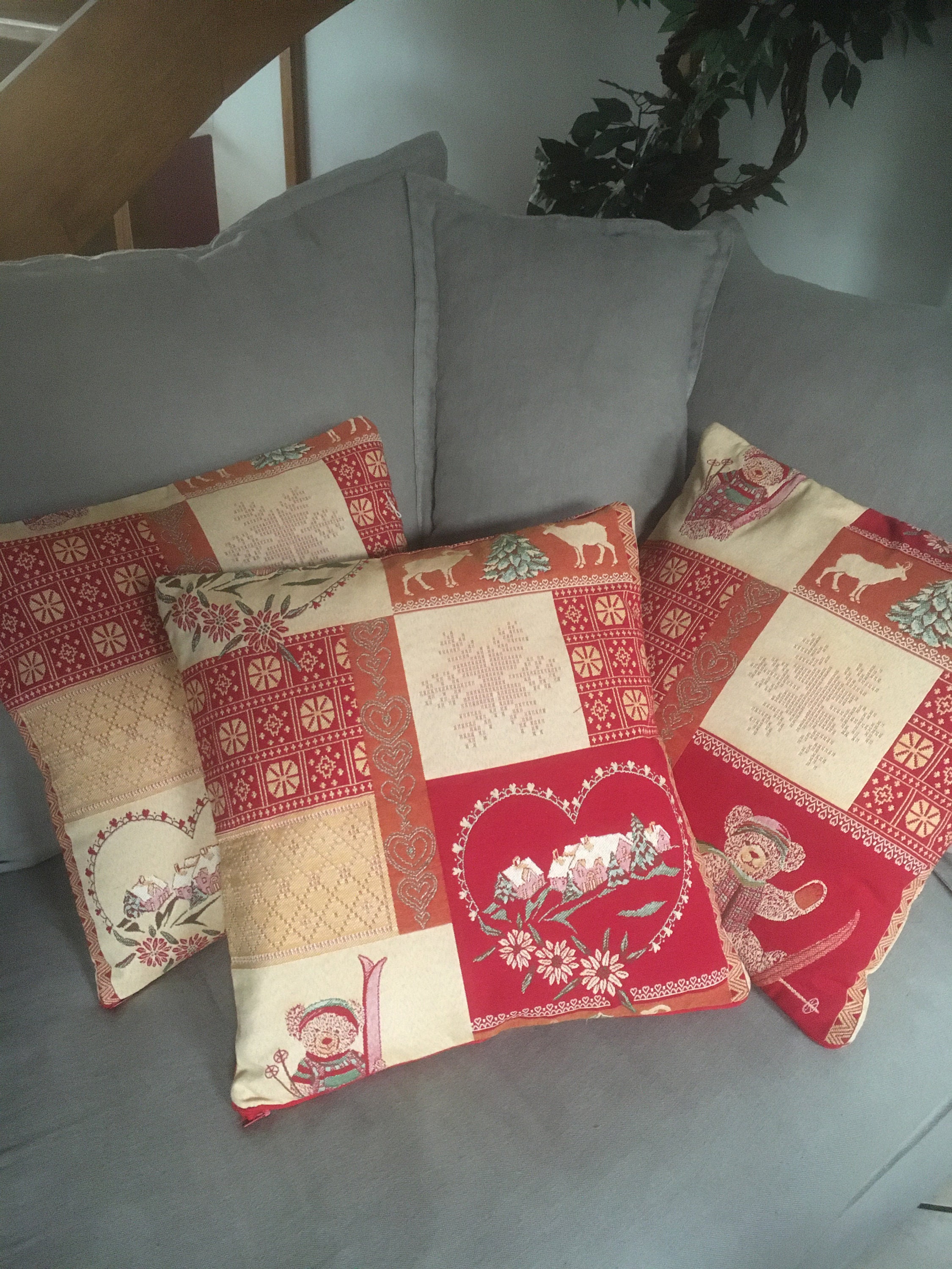 Housse de Coussin Rouge Thème Noël