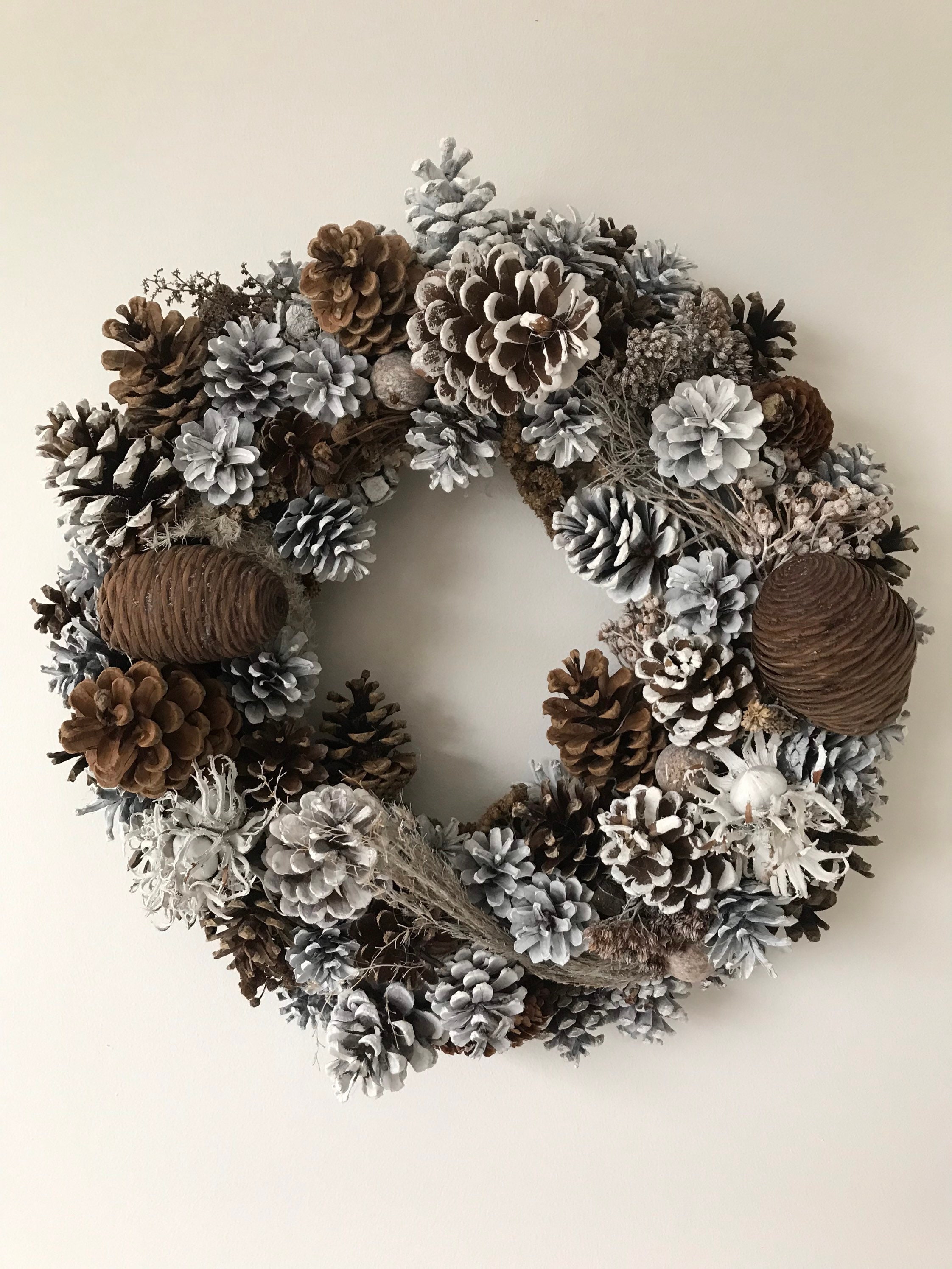 Couronne en Pommes de Pins