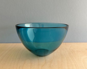 Orrefors Fuga blue glass bowl designed by Sven Palmqvist in Sweden