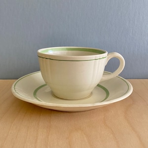 Filiżanka do kawy demitasse i spodek Arabia w kolorze białym z zielonymi pierścieniami z Finlandii
