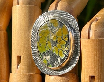 Green Graceful Hubei Turquoise Goddess Ring