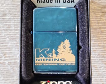 Encendedor Zippo K2 Mining Kiewit KMC Joint Venture Estuche azul con caja (EE. UU.)