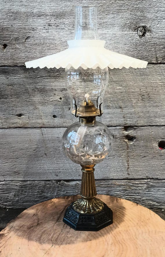 Retro Frosted Glass Oil Lamp Chimney – Vintage Kerosene Lamp Cover Replacement, Classic Style