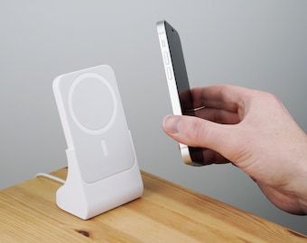 BT3 - Dock for MagSafe Battery Pack