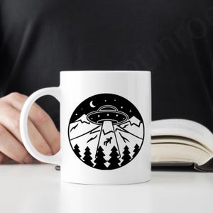 Alien UFO Abduction Decal, Spaceship Car Decal, Extraterrestrial Vinyl Sticker, Alien Lover Gift, Sci Fi Sticker, Outer Space Decal bild 2