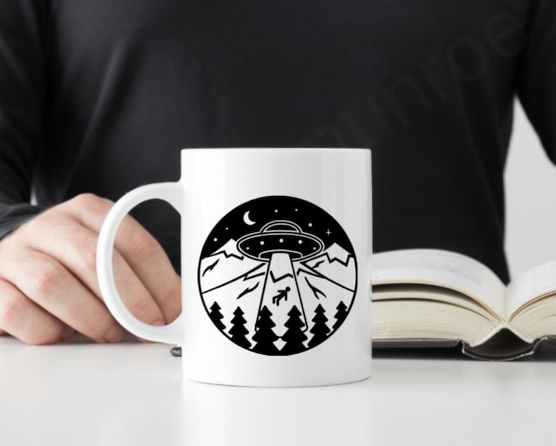 Alien UFO Abduction Decal, Spaceship Car Decal, Extraterrestrial Vinyl Sticker, Alien Lover Gift, Sci Fi Sticker, Outer Space Decal bild 2