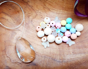 Kit DIY SUNCATCHER | Prismes de CRISTAL, bois et perles colorées