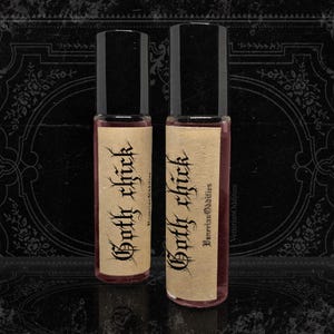 Parfum féminin Goth Chick (cerise, thé noir, cuir, rose, encens), parfum indépendant.