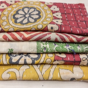 25 Stück Kantha Quadrate Stoffquadrate Baumwollmuster bestickt, Quilten, Swatch Kantha Stoffreste Scrap Snippets, SL23