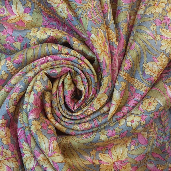 Tissu en soie pure par mètre Fabrication de robe, collage de tissu vintage, matériau recyclé, impression textile Saree Sari, teinture d'oeuf de Pâques PSF1568