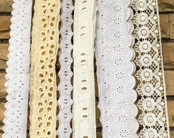 Sac de 100 grammes de lacets De belles bordures en dentelle blanche sont utilisées pour coudre des lacets brodés, décorer des cartes-cadeaux, des collages, etc.