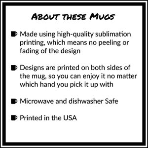 K&ouml;nnte beinhalten: Ein wei&szlig;er Hintergrund mit schwarzem Text, der die Eigenschaften von Bechern beschreibt. Der Text lautet "ABOUT THESE MUGS" und enth&auml;lt Details zum Druckverfahren, zum Design und zu den Pflegehinweisen. Der Text besagt auch, dass die Becher mikrowellen- und sp&uuml;lmaschinenfest sind und in den USA gedruckt werden.