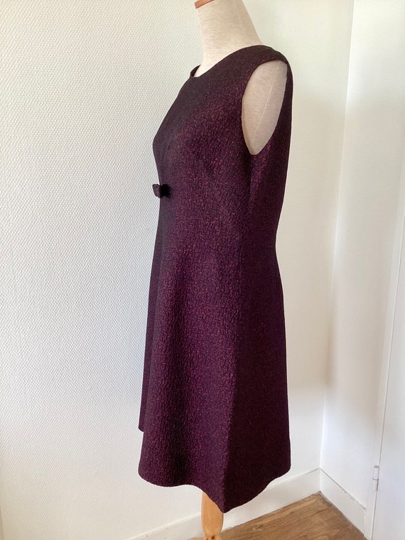 Robe vintage  1960 / robe midi en satin brodé noi… - image 7