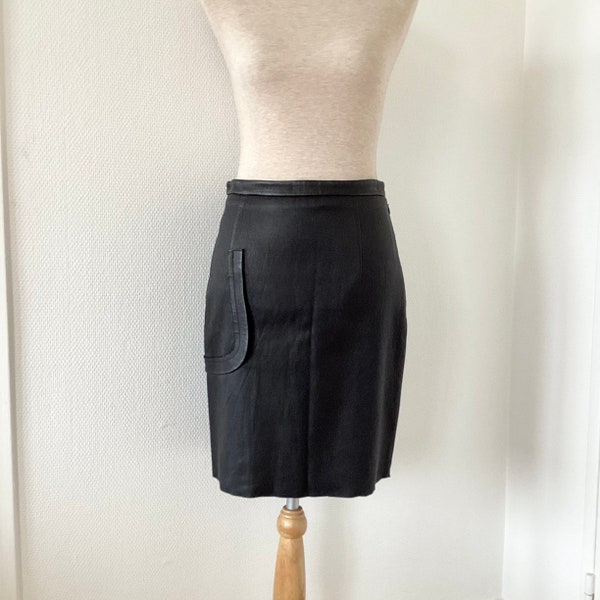 Jupe CARVEN vintage 1980 / jupe droite en cuir noir / mini jupe noire/ luxe / french vintage skirt 80’s