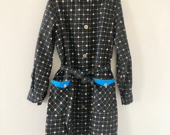 Robe vintage enfant des années 1960 / robe à fleurs noires bleues / blouse 10 ans / fabrication française / French vintage dress 60’s