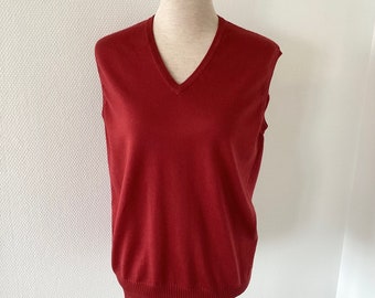 Pull Christian DIOR 1970 / gilet en maille rouge / pull sans manches en laine rouge / luxe made in France / french vintage pull 70’s