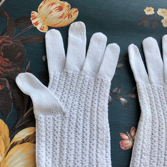 Old crochet gloves 1950 / vintage white crochet g… - image 7