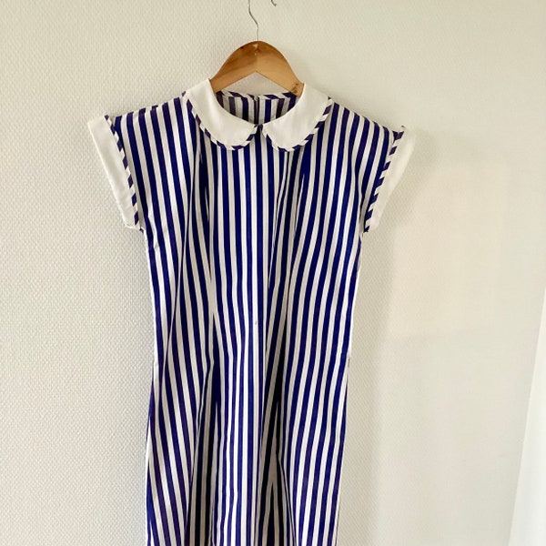 Robe vintage des années 1960 / robe coton bleu et blanc à rayures / robe été ancienne / col Claudine / fait main / french vintage dress 60’s