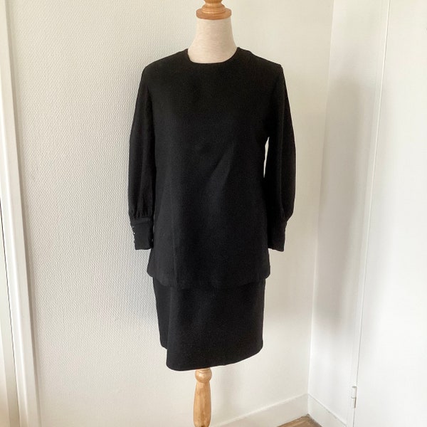Robe vintage années 1960 / robe sixties noire en laine / robe ancienne la samaritaine / fabrication française / french vintage dress 60’s