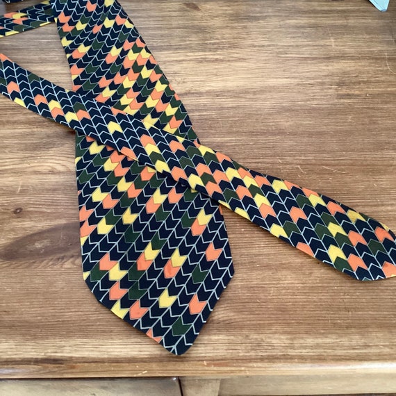 Vintage tie in silk 1960 / geometric patterns bla… - image 1