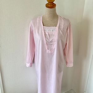 Vintage nightgown 1970 / pale pink cotton midi nightgown white lace / vintage lingerie / french vintage nightdress 70&#39;s