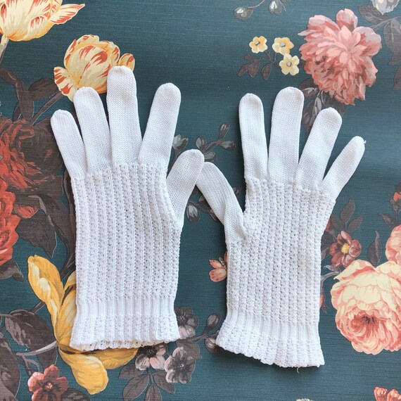 Old crochet gloves 1950 / vintage white crochet g… - image 3